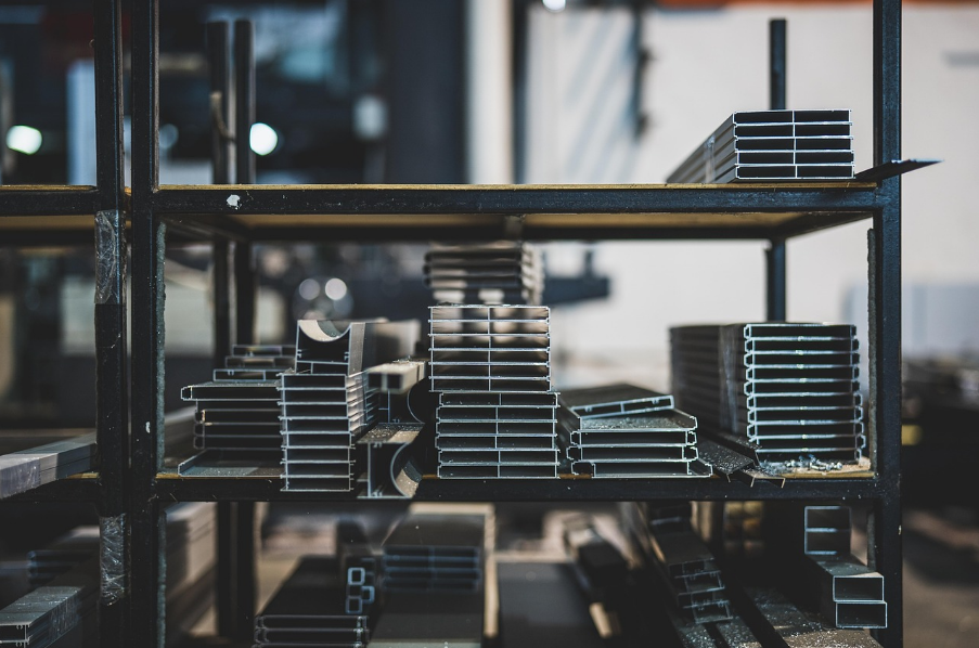 Warehouse with cross‑dock setup